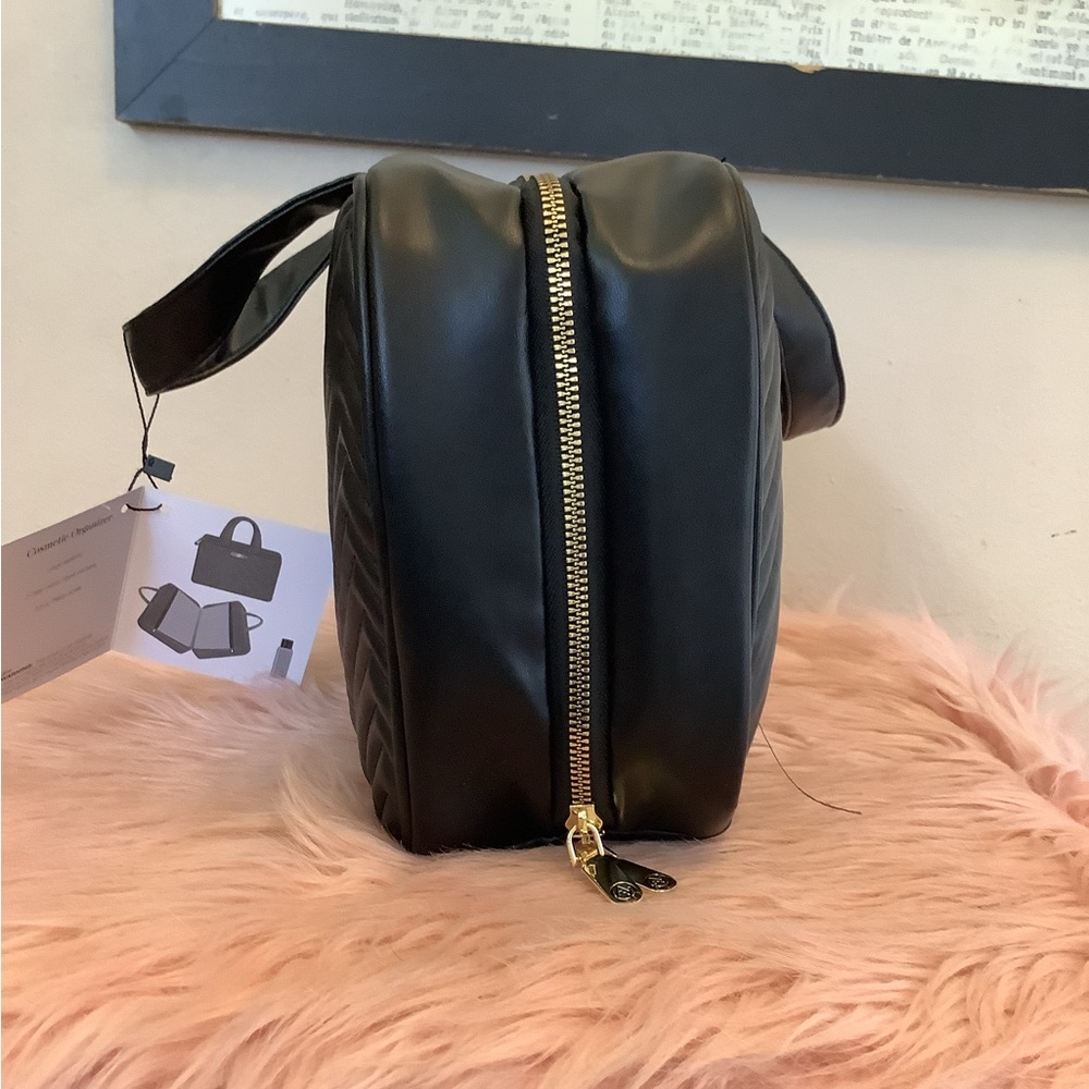 Adrienne vittadini bag🖤 - Picture 3 of 7